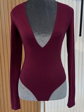 Express One Eleven Burgundy Deep V Bodysuit XS Long Sleeve Fitted Stretch Top